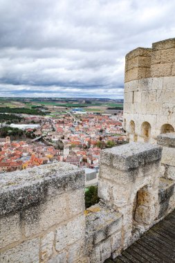 Penafiel, İspanya - 6 Mart 2025: 10. yüzyıl Penafiel Kalesi, Kastilya ve Leon