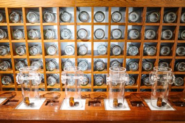 Penafiel, İspanya - 6 Mart 2025: Penafiel Şatosu 'ndaki İl Şarap Müzesi, Kastilya ve Leon