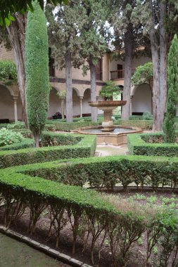 Granada, İspanya - 21 Ekim 2025: Alhambra Nasrid Saraylarındaki Daraxas Bahçesi