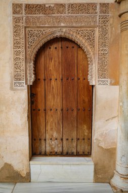 Granada, İspanya - 21 Ekim 2025: Nasrid Sarayı 'ndaki İslami mimari ayrıntılar, Alhambra