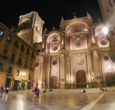 Granada, İspanya - 20 Ekim 2025: Plaza de las Pasiegas 'taki Granada Katedrali