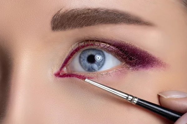 Woman eye with beautiful makeup — Stock Photo, Image