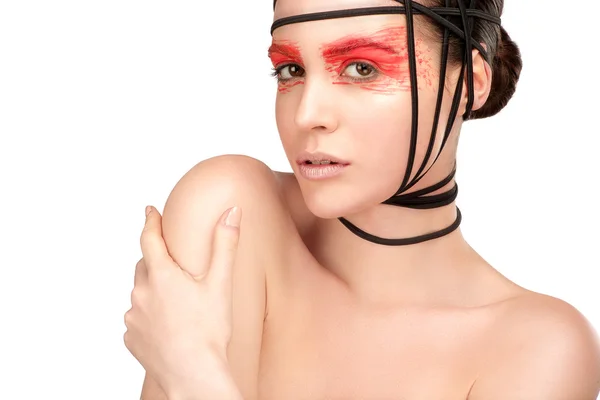 Fotografía de belleza de modelo con rojo artístico maquillaje hacer un estilo — Foto de Stock