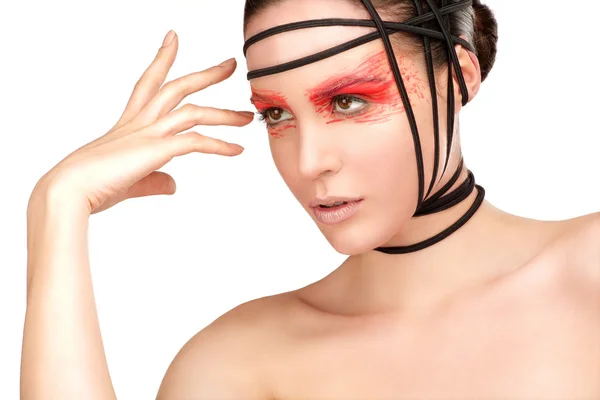 Fotografía de belleza de modelo con rojo artístico maquillaje hacer un estilo — Foto de Stock