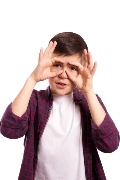 Il ragazzo incrociò le braccia come occhiali — Foto Stock