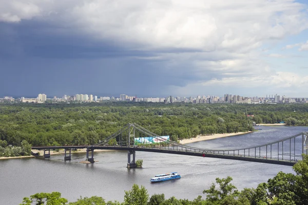 Zomer landschap van Kiev — Stockfoto