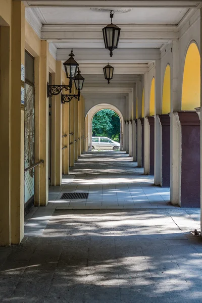 Arcades in old house on market square in Lodz, Poland — Stock Photo, Image