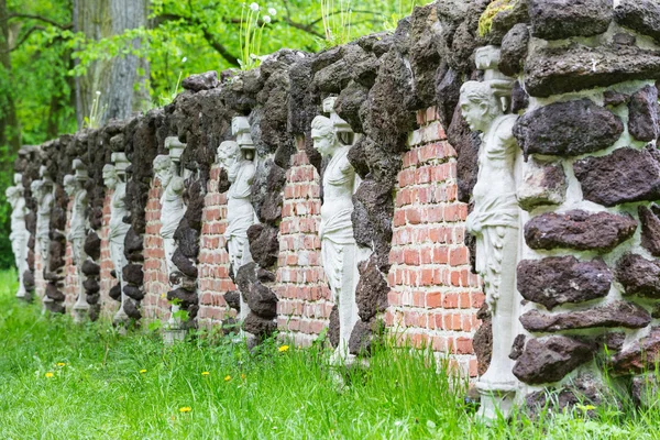 Schöner park in polen -arkadia bei lodz — Stockfoto