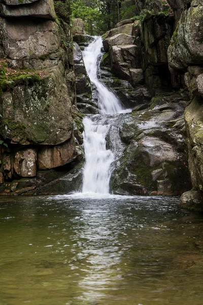 Wasserfall in Hain, Polen — Stockfoto