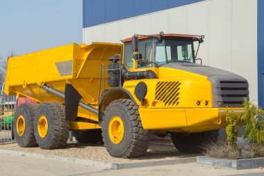 Sarı damperli kamyon 