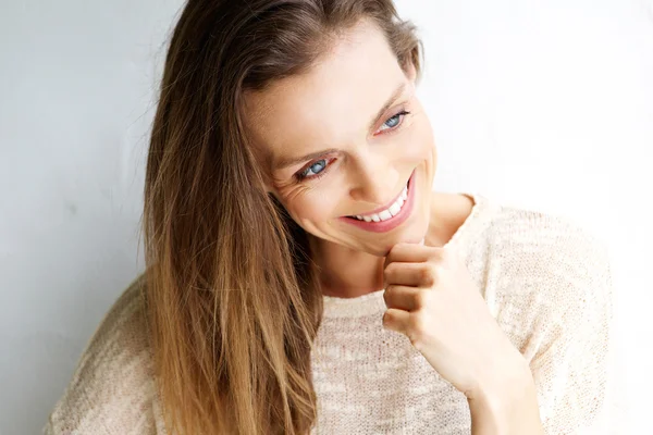 Mulher de meia-idade atraente sorrindo — Fotografia de Stock