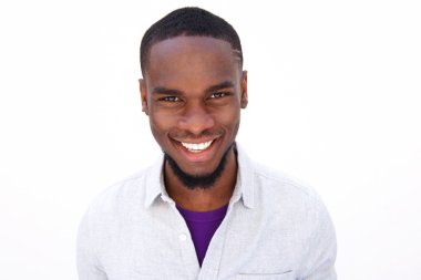 Sakallı gülümseyen genç Afrika adam 