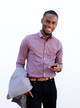 Bir cep telefonu ile yakışıklı adam