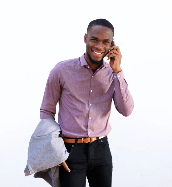 Legal jovem africano cara falando no celular — Fotografia de Stock