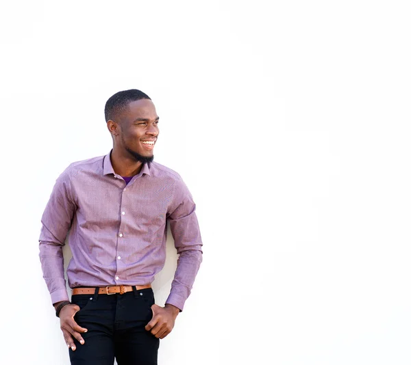 Zelfverzekerde jonge Afrikaanse man — Stockfoto