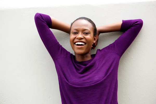 Mulher africana alegre — Fotografia de Stock