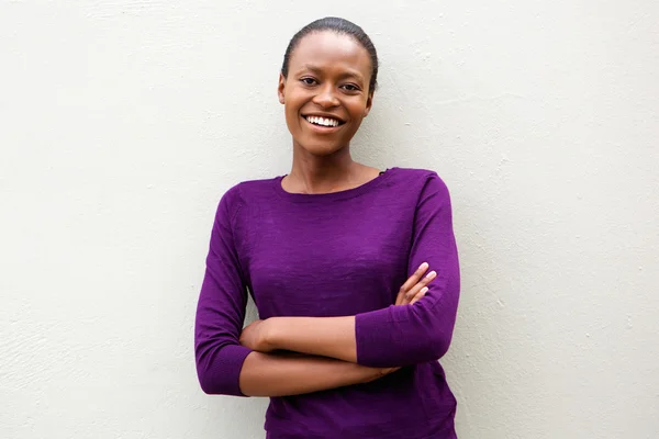 Aantrekkelijke jonge Afrikaanse vrouw — Stockfoto