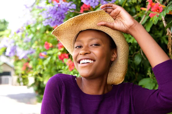 Bella giovane signora africana — Foto Stock