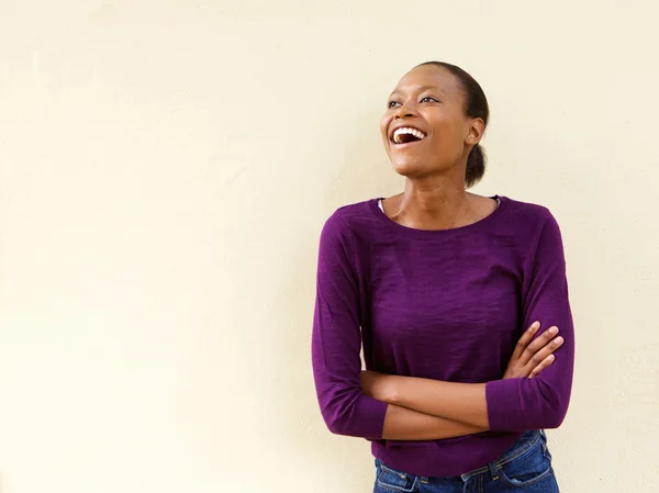 Atractiva joven mujer africana — Foto de Stock