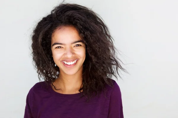 Mujer joven y confiada de raza mixta — Foto de Stock