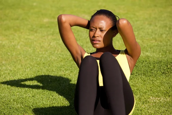 Saludable joven mujer negra — Foto de Stock