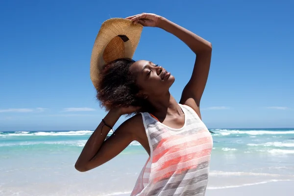 Beautiful young african woman — Stock Photo, Image