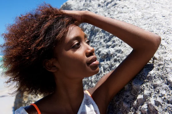 Joven mujer afroamericana — Foto de Stock