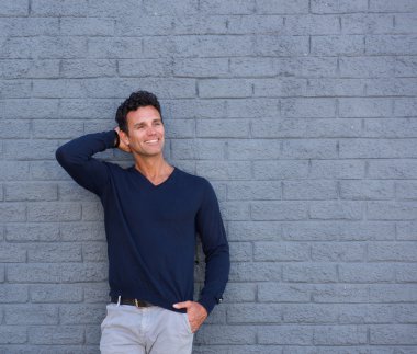 Yakışıklı olgun adam. 