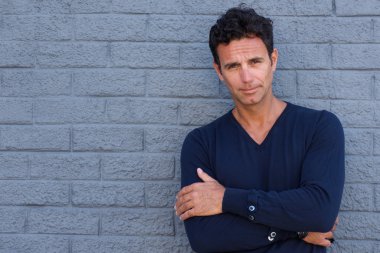 Silah ile serin büyük adam geçti