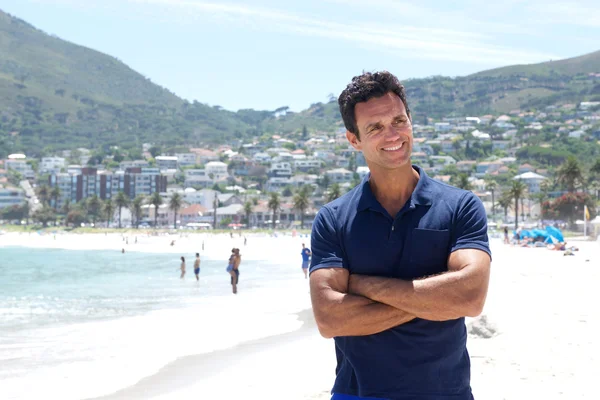 yakışıklı bir yaşlı adam 