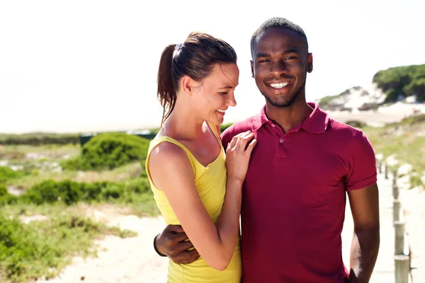 Retrato de pareja joven enamorada — Foto de Stock