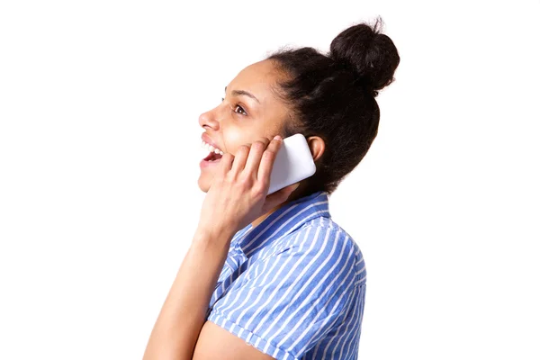 Mujer joven hablando por teléfono celular — Foto de Stock