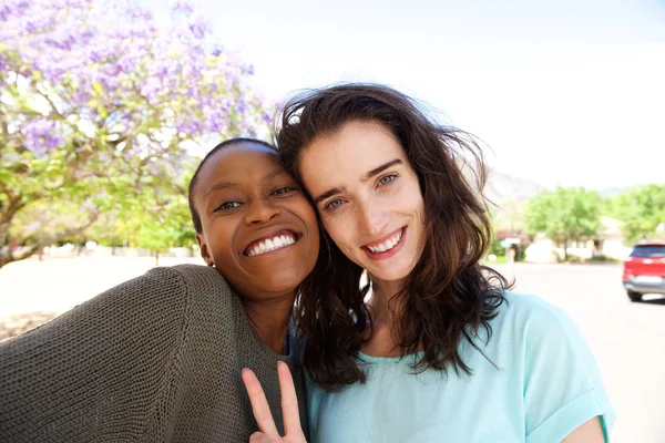 Two beautiful female friends — Stock Photo, Image