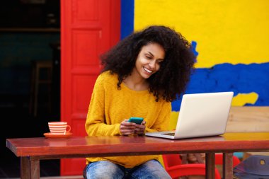 Çekici Genç Kadın 