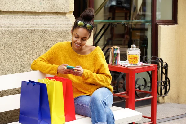 Kobiece shopper na zewnątrz — Zdjęcie stockowe