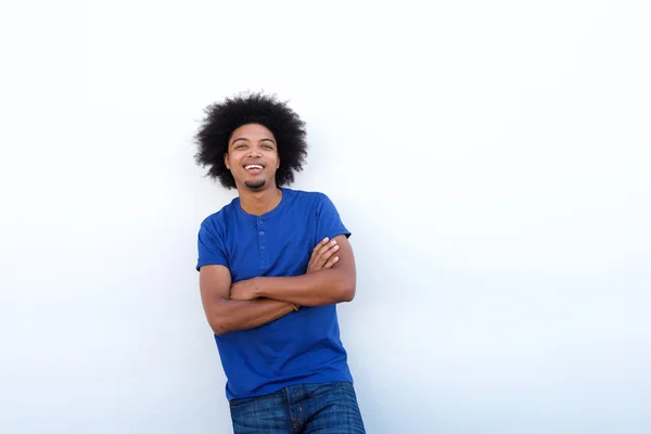 Lächelnder junger schwarzer Mann — Stockfoto