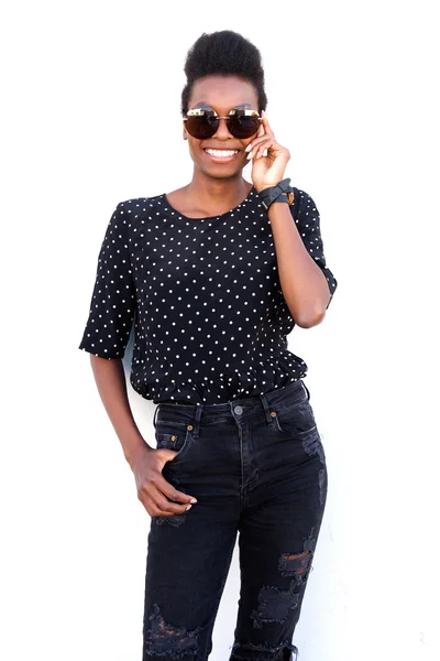 Stylish african female model in sunglasses — Stock Photo, Image