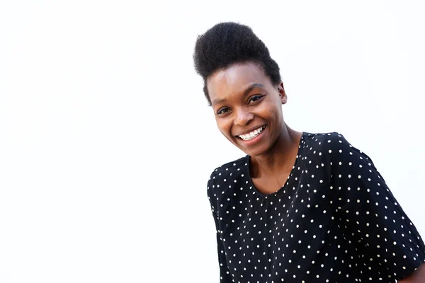 Красивая афро-американка выглядит счастливой — стоковое фото