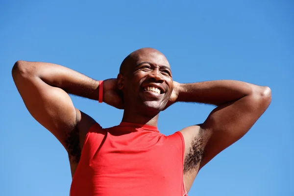 Hombre deportivo africano feliz —  Fotos de Stock