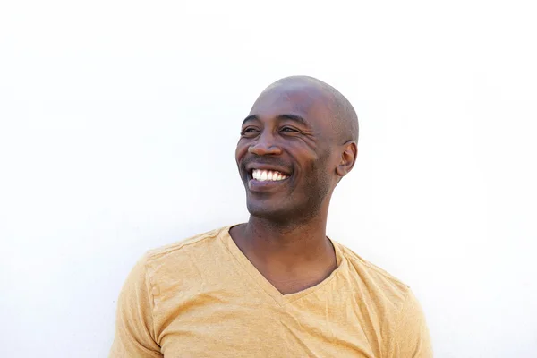 Portret van de jonge Afrikaanse man glimlachen — Stockfoto
