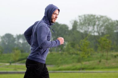 Sağlıklı orta yaş runner Park