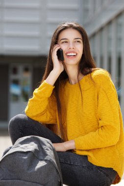 mutlu kız öğrenci 