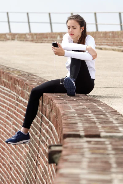 Mujer joven deportiva —  Fotos de Stock