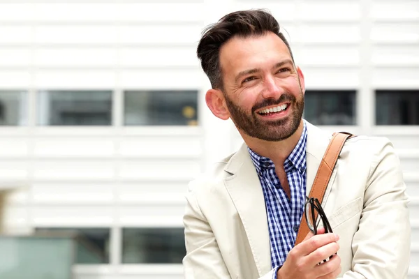 Uomo maturo con la barba all'aperto — Foto Stock