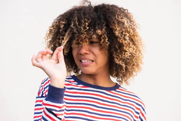 Portrait Jeune Femme Afro Américaine Aux Pointes Fourchues Cheveux Sur — Photo