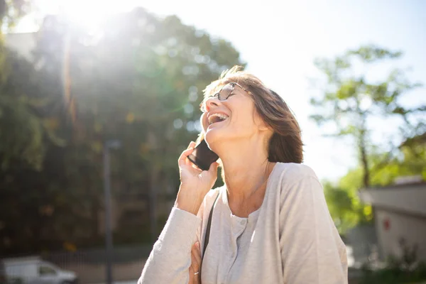 Portrait Older Woman Laughing Mobile Phone — Stock Photo, Image