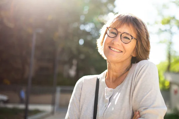 Close Portrait Older Woman Eyeglasses Smiling — Stock Photo, Image