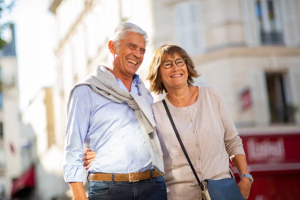 Portrait Smiling Older Couple Standing City — Stock Photo, Image