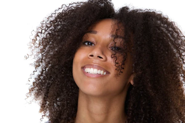 Mulher negra bonita sorrindo — Fotografia de Stock