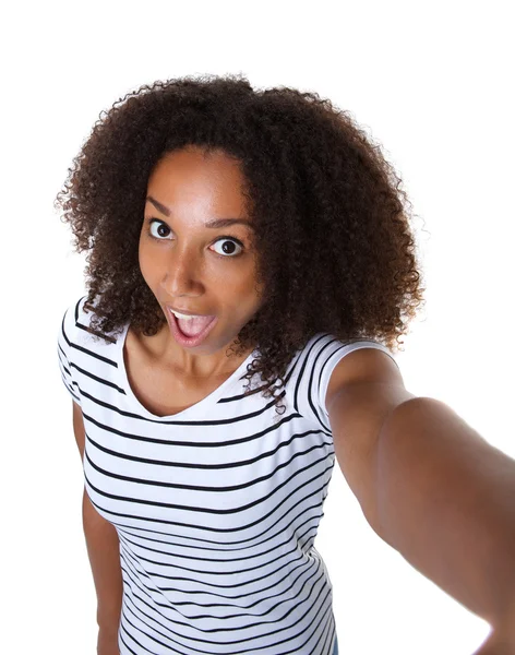 Jonge african american vrouw nemen selfie — Stockfoto